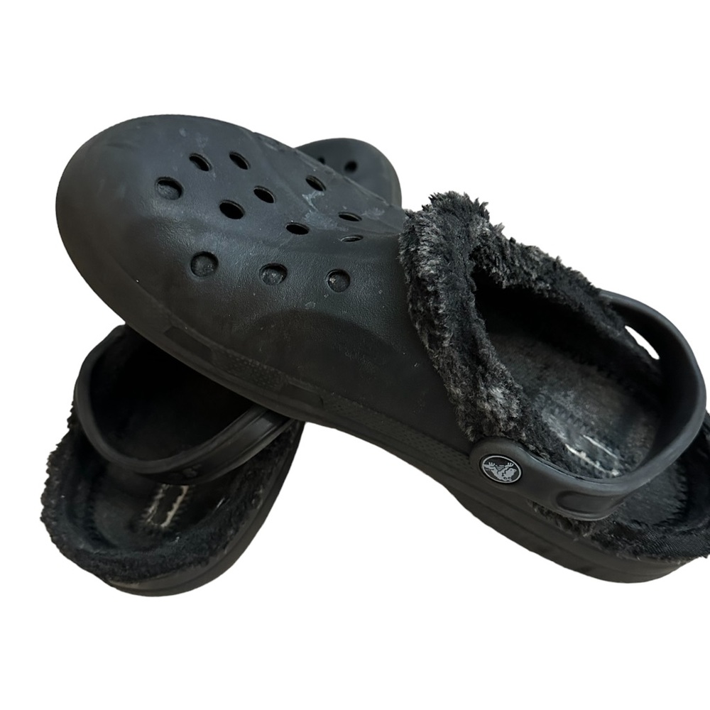 ❄️ Crocs fur lined Clogs sandals black in size 12 Mens